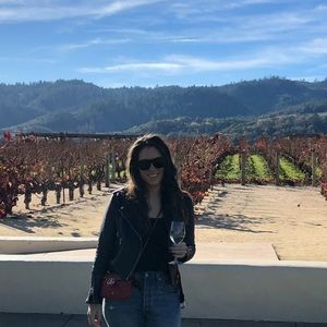 Meet your Posher, Hallie